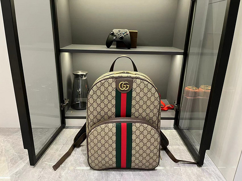 Zaino GUCCI Borsa da uomo Gucci Borsa a tracolla Gucci realizzata in pelle bovina originale importat