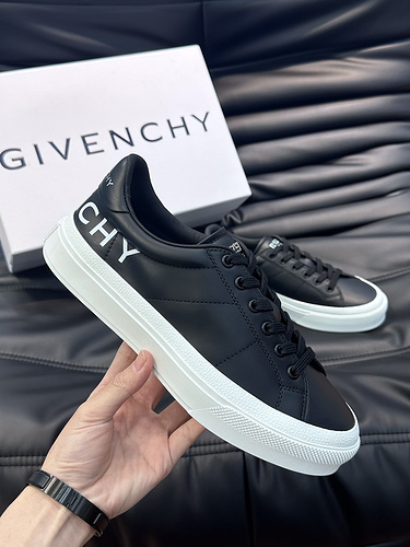 Scarpa uomo Givenchy codice B4 Taglia3844