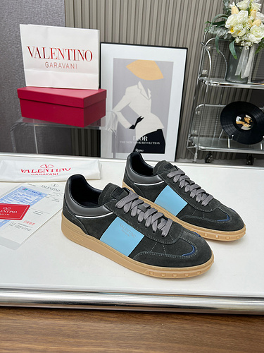 Valentino Scarpe Uomo e Donna Codice 9C4 Taglia Femmina 34 Maschio 3946 Femmina 4 Maschio 46 Persona