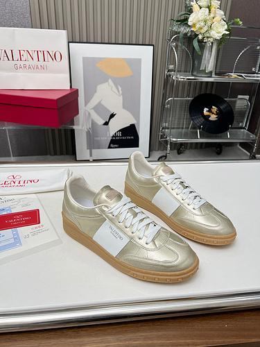 Valentino Scarpe Uomo e Donna Codice 9C4 Taglia Femmina 34 Maschio 3946 Femmina 4 Maschio 46 Persona