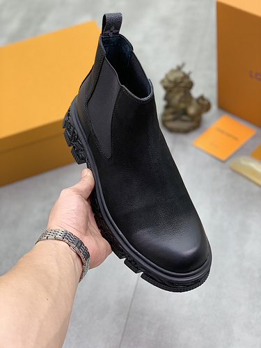 Il codice scarpa LV Uomo C Taglia3844374 può essere personalizzato