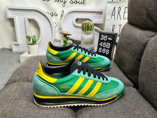 La serie di scarpe sportive retrò 866Dadidas SL 72C RS IG2C1D33 è popolare in tutto il mondo Cavalca