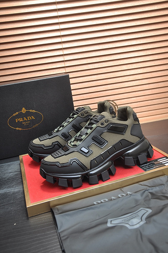 Scarpa da uomo Prada codice 6C taglia 3844 personalizzata