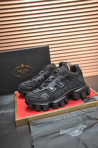 Scarpa da uomo Prada codice 6C taglia 3844 personalizzata