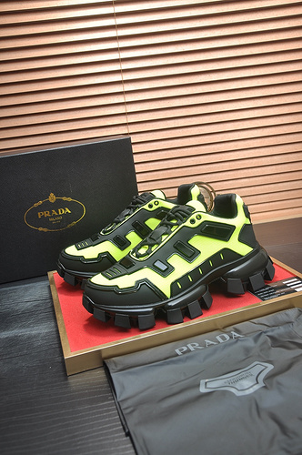 Scarpa da uomo Prada codice 6C taglia 3844 personalizzata