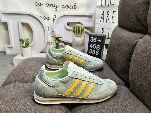 La serie di scarpe sportive retrò 386Dadidas SL 72C OG W IE3476 è popolare in tutto il mondo Cavalca