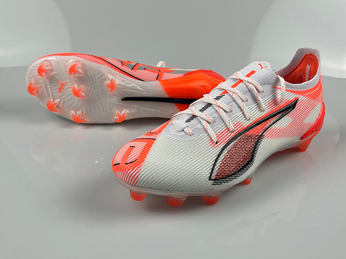 Scarpe da calcio Puma FG impermeabili interamente lavorate a maglia per la Coppa del Mondo Puma Ultr