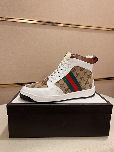 Scarpa uomo Gucci codice 8B Taglia3844