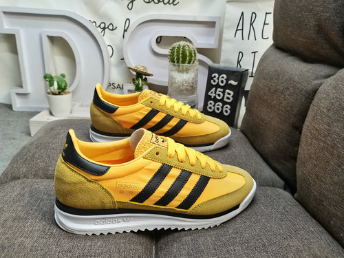 La serie di scarpe sportive retrò 866Dadidas SL 72C RS JI2C49E0G è popolare in tutto il mondo Cavalc