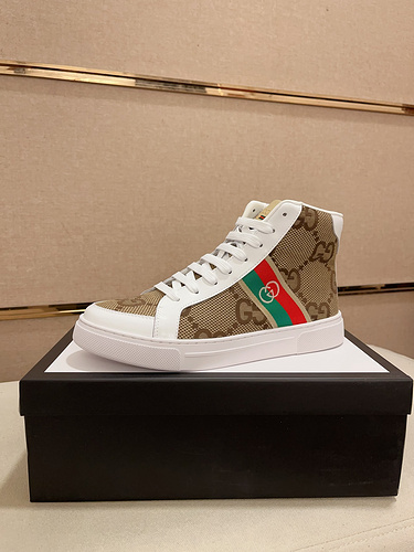 Scarpa uomo Gucci codice 8B Taglia3844