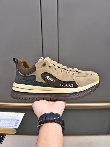 Scarpa uomo Gucci codice 7B6 misura3844