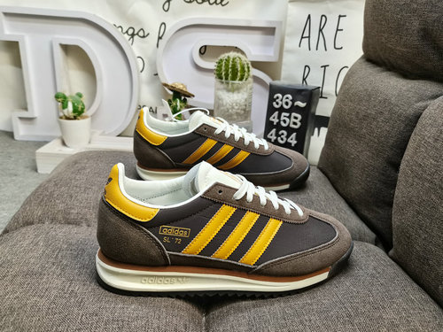 434DALa serie di scarpe sportive retrò di Adidas è popolare in tutto il mondo Cavalcando quest'onda,