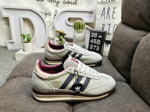 La serie di scarpe sportive retrò 373D Adidas Originals SL 72 RS è popolare in tutto il mondo Cavalc