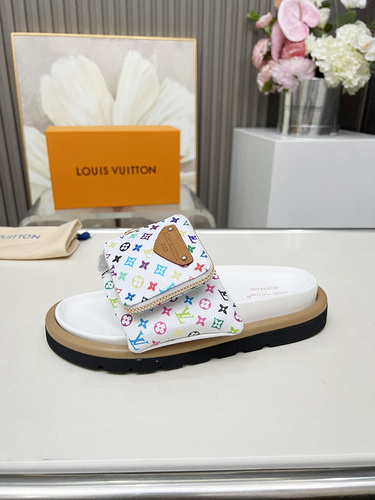 LV Código femenino 0216B40 Talla femenina 3541