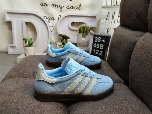 122D Adidas Gazelle Indoor JI2717 casual, durable, lightweight, low top board shoes. This Adidas spo