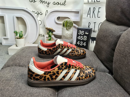 434DADidas SAMBA OG W JI2734: The classic Originals in recent years are made of original suede leath