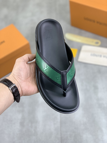 LV * Men's Code: 0327A90 Size: 39-44