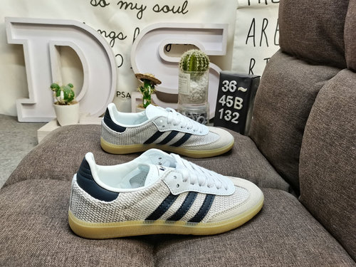 132DAdidas SAMBA OW JH5633's classic Originals in recent years are made of original suede leather, w