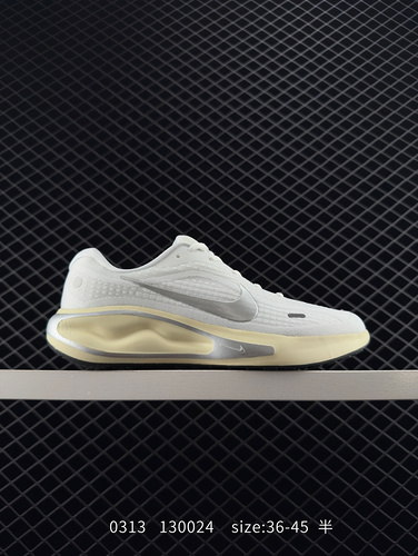Nike/Nike uses technology woven lightweight fabric synthetic upper material, equipped with soft and 
