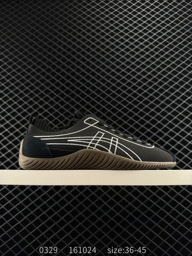 Arthur's ONITSUKA TIGER Onitsuka Tiger SCLAW is a lightweight, comfortable, non slip, wear-resistant