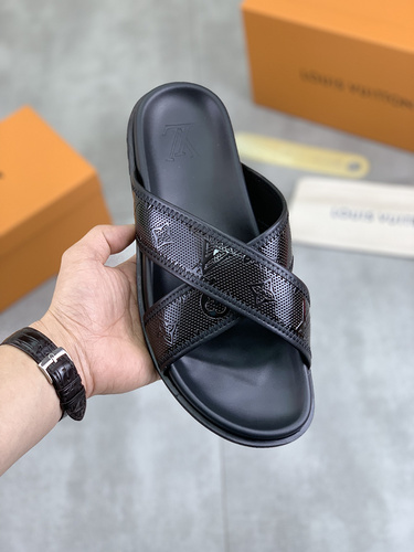 LV * Men's Code: 0327A90 Size: 39-44