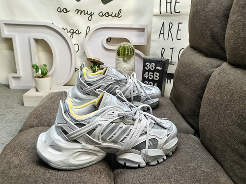 304DAdidas XLG Runner Deluxe JR9633 # Original last and paper development version # Made of hard cow