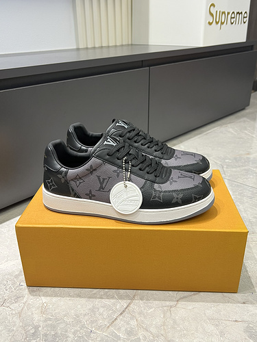 LV * Men's Code: 0318B Size: 38-44 (45 customized).