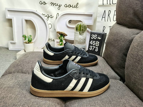 373DAdidas SAMBA OG JQ5141's classic Originals in recent years are made of genuine suede leather, fe