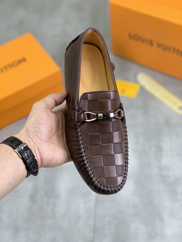 LV * Men's Code: 0327B20 Size: 38-45