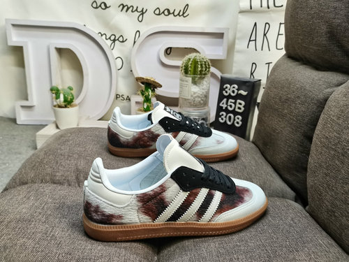 308DAdidas SAMBA OG JI2731's classic Originals in recent years are made of genuine suede leather, fe