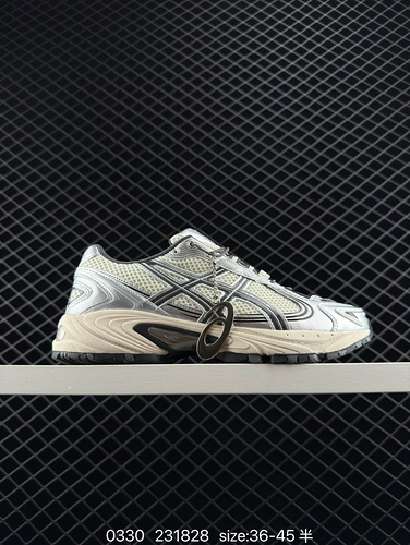 Asics Gel Kahana TR V4, a retro functional casual sports shoe from Asics, has been put on sale. The 