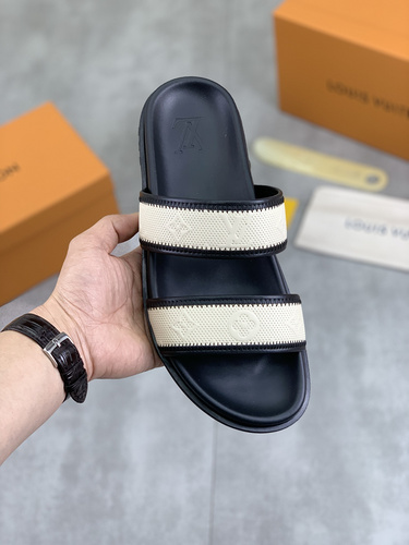LV * Men's Code: 0327A90 Size: 39-44