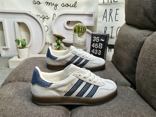 433D Adidas Gazelle Indoor JR3381 casual, wear-resistant, lightweight, low top board shoes. This Adi