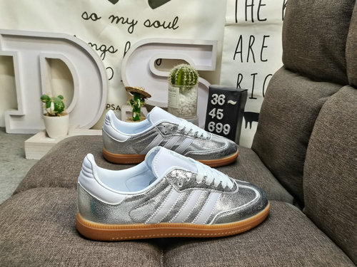 699DAdidas SAMBA OG JR0035's classic Originals in recent years are made of genuine suede leather, fe