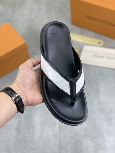 LV * Men's Code: 0327A90 Size: 39-44