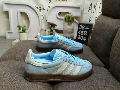 304D Adidas Gazelle Indoor JI2717 casual, wear-resistant, lightweight, low top board shoes. This Adi