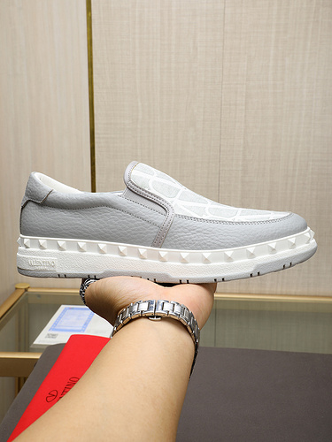 Valentino Men's Edition Code: 0326B50 Size: 38-44 (45 Customized)