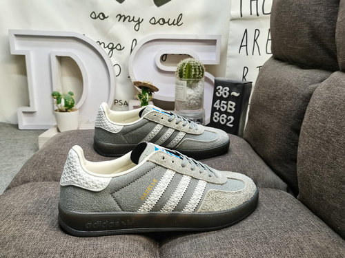 862D Adidas Gazelle Indoor casual, durable, lightweight, low top board shoes. This Adidas sports sho