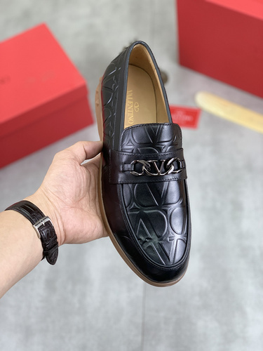 Valentino Men's Edition Code: 0327B90 Size: 38-44