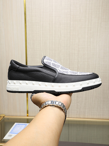 Valentino Men's Edition Code: 0326B50 Size: 38-44 (45 Customized)