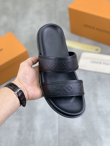 LV * Men's Code: 0327A90 Size: 39-44
