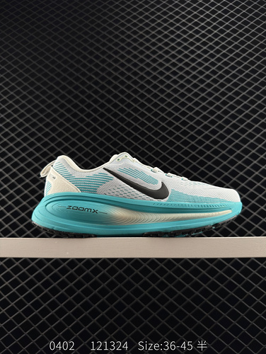 True label ✅ The Nike VOMERO 18 is a comfortable, shock-absorbing, non slip low top running shoe wit