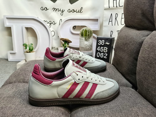 062Adidas SAMBA OG ID1482: The classic Originals in recent years are made of genuine suede leather, 