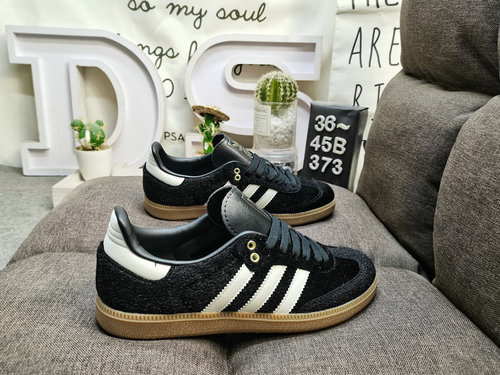 373DAdidas SAMBA OG JQ3694: The classic Originals in recent years are made of original suede leather