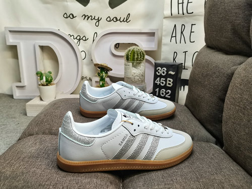 162DAdidas SAMBA VEGAN's classic Originals in recent years are made of original suede leather, with 