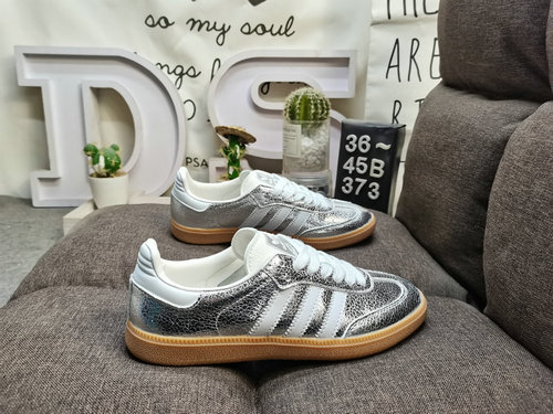 373DAdidas SAMBA OG JR0035's classic Originals in recent years are made of genuine suede leather, fe