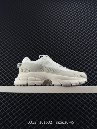 Nike Air Zoom Vomero 5 Roam "Summit White" Soft and Comfortable Low Top Running Shoe for M