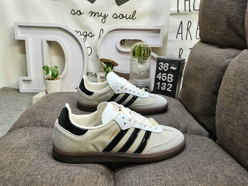 132DAdidas SAMBA OG JP5197's classic Originals in recent years are made of genuine suede leather, fe