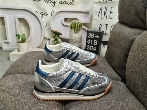 The 304DAdidas Originals SL 72 OG W JH8654 retro sports shoe series is popular worldwide. Riding on 