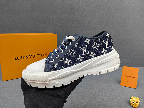 LV * Couple Style Code: 0323C50 Size: 35-45 (Female 34, Male 41, Order 46)